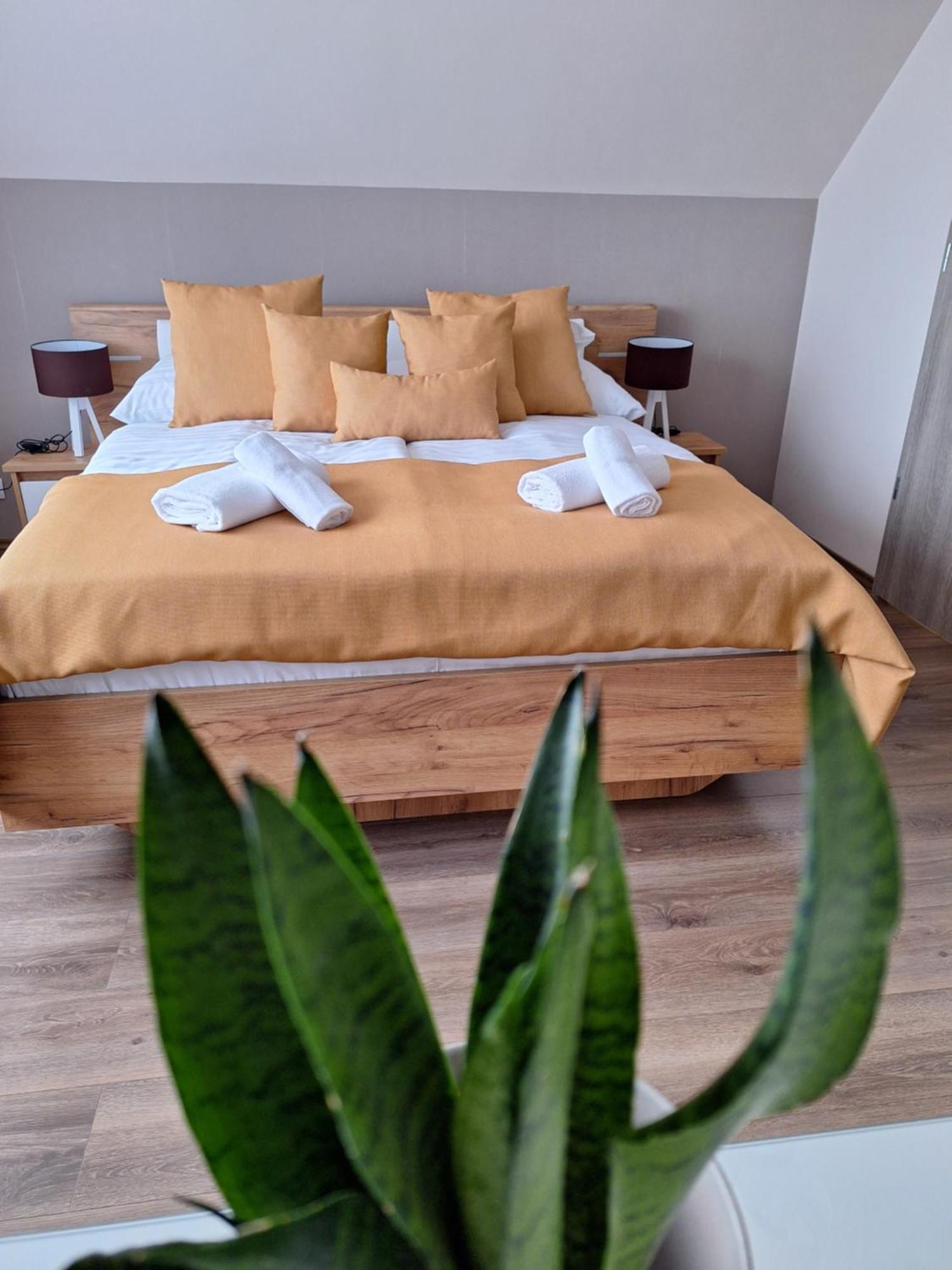 Happy Home Apartman Мишкольц Экстерьер фото