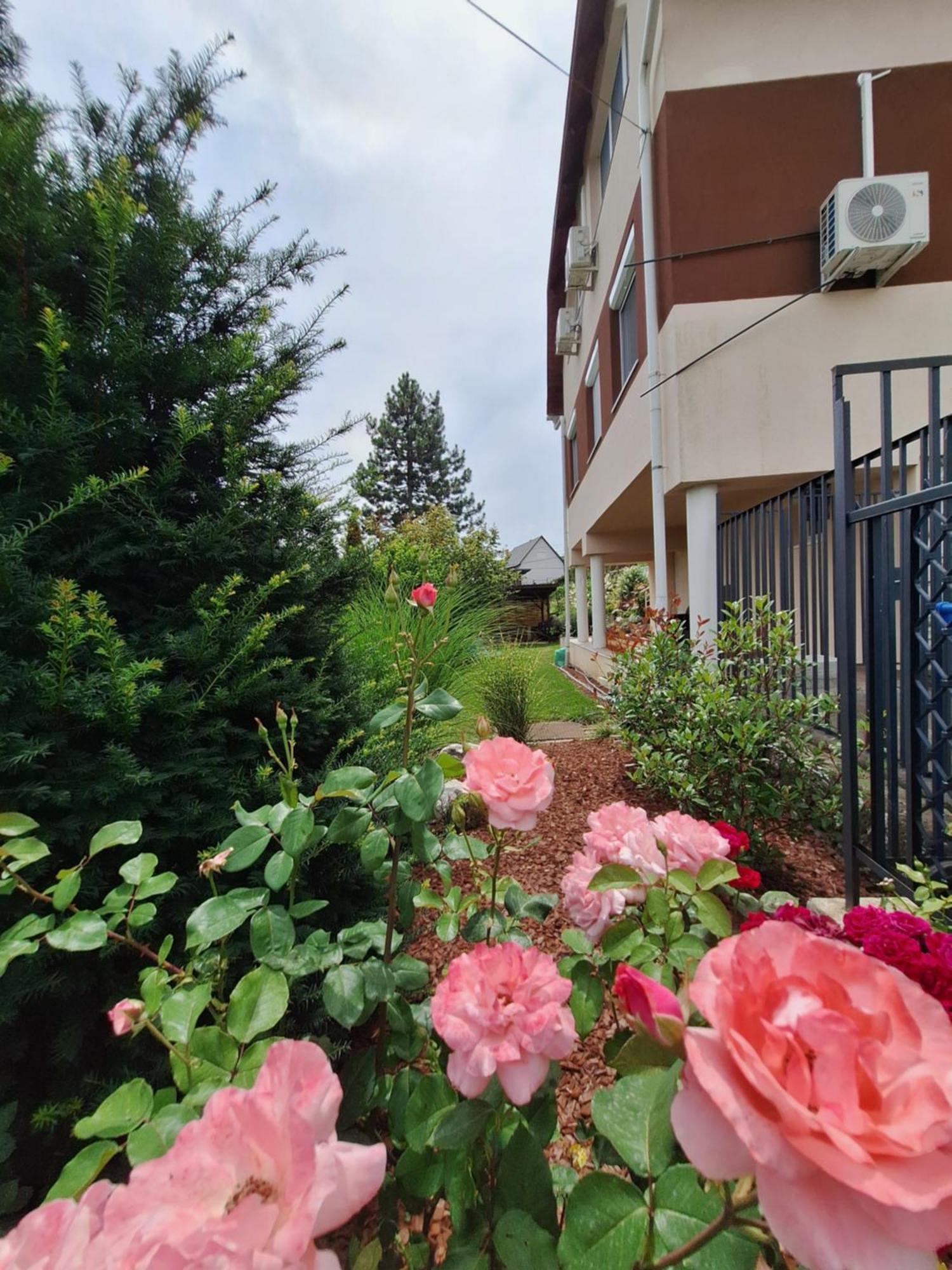 Happy Home Apartman Мишкольц Экстерьер фото